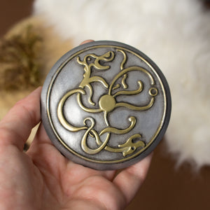 Assassin's Creed Valhalla Eivor brooch pin Viking cosplay, in resin and aluminum and brass powder