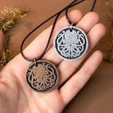 Cthulhu coin talisman resin silver necklace, H. P. Lovecraft monster horror pendant jewel evil symbol seal magic talisman octopus unique kraken fantasy rpg cool pagan spooky present for him christmas horror charm jewelry best friend long distance friendship boyfriend lover birthday gift