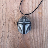 Mando's helmet necklace in resin and aluminum powder from The Mandalorian tv show